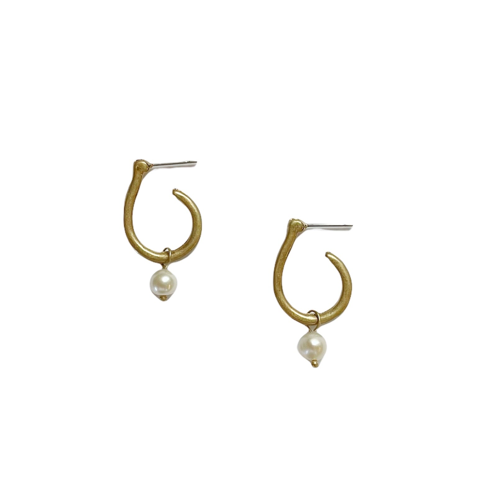 Elizabeth Gold Hoop Pearl Earring